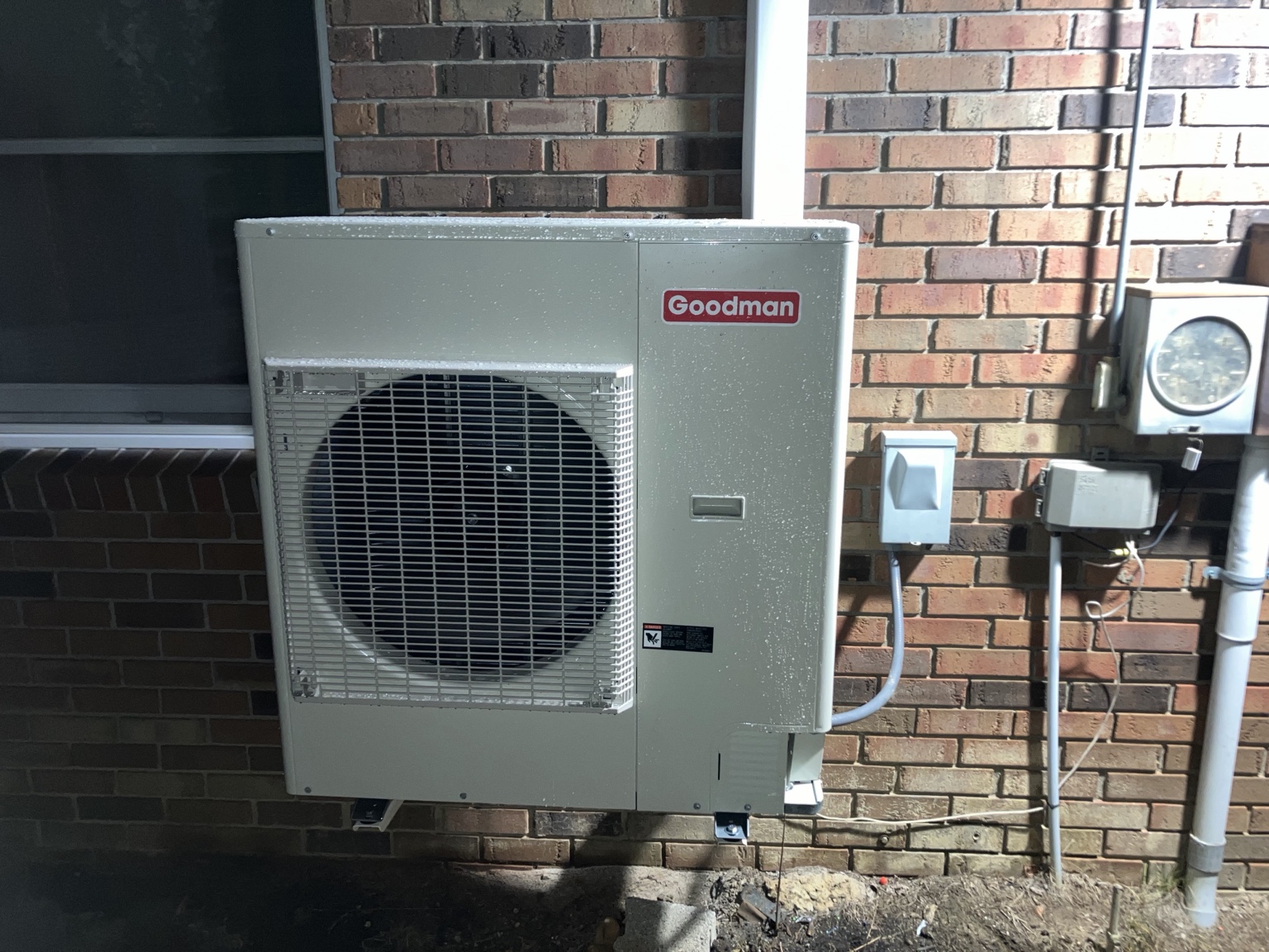 Side discharge air conditioner installation by Rewak Mechanical